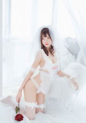 一边摸进内裤一边亲视频_BD韩语全集在线观看